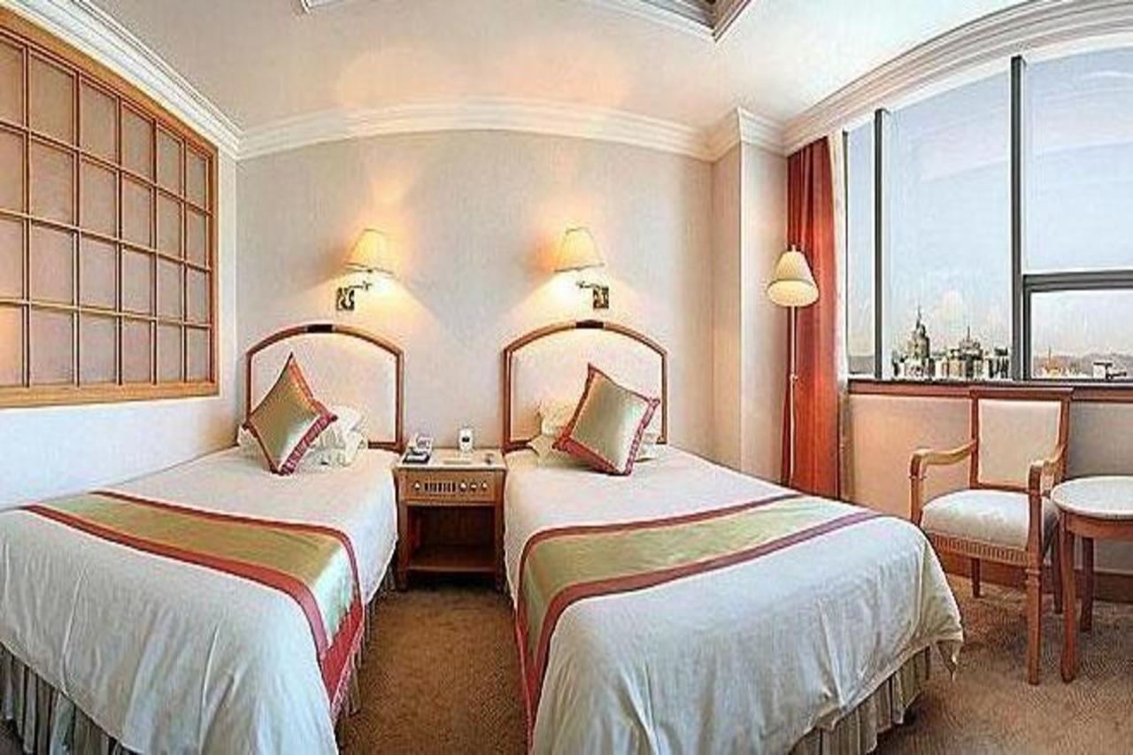Green Land Hotel Kunming Exterior photo