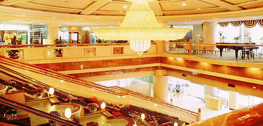 Green Land Hotel Kunming Exterior photo