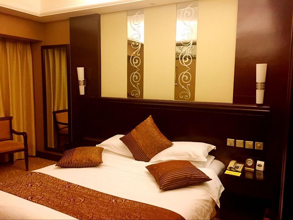 Green Land Hotel Kunming Exterior photo